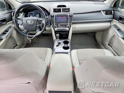 Zdjęcie 8 z 13 samochodu: 2014 TOYOTA CAMRY HYBRID XLE VIN:4T1BD1FK7EU102872 - miniatura