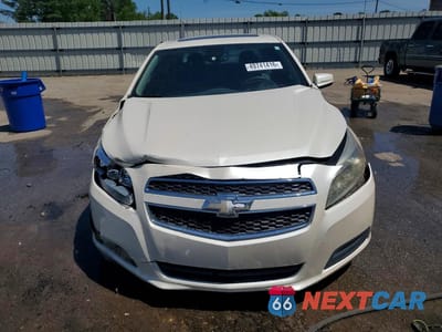 Piąte zdjęcie samochodu w środku: 2013 CHEVROLET MALIBU 1LT VIN:1G11D5SR8DF162990 - miniatura