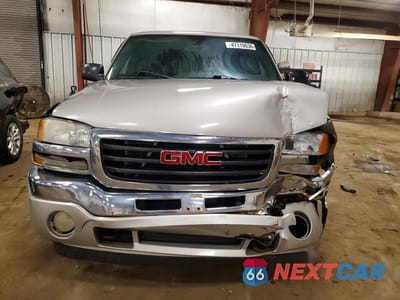 Piąte zdjęcie samochodu w środku: 2005 GMC NEW SIERRA K1500 VIN:1GTEK19B45E169684 - miniatura
