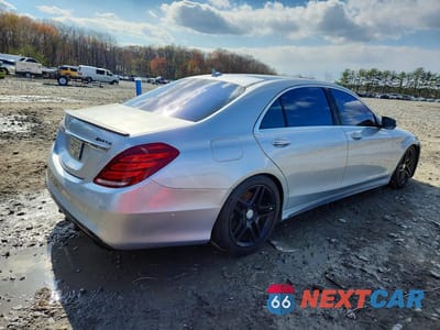 Trzecie zdjęcie samochodu z tyłu: 2015 MERCEDES-BENZ S 550 VIN:WDDUG8CB9FA111681 - miniatura