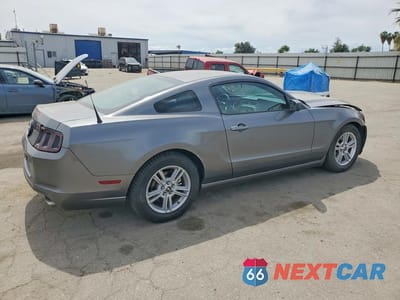 Trzecie zdjęcie samochodu z tyłu: 2014 FORD MUSTANG VIN:1ZVBP8AM3E5241336 - miniatura