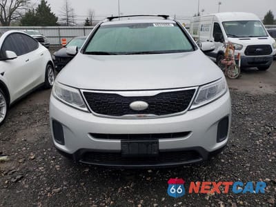 Piąte zdjęcie samochodu w środku: 2014 KIA SORENTO LX VIN:5XYKT4A72EG509964 - miniatura