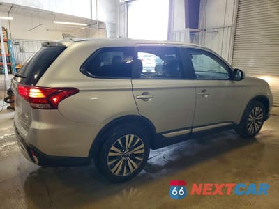 Trzecie zdjęcie samochodu z tyłu: 2019 MITSUBISHI OUTLANDER SE VIN:JA4AZ3A39KZ040414 - miniatura