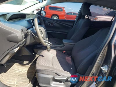 Zdjęcie 7 z 12 samochodu: 2016 TOYOTA PRIUS TWO VIN:JTDKBRFU7G3016450 - miniatura