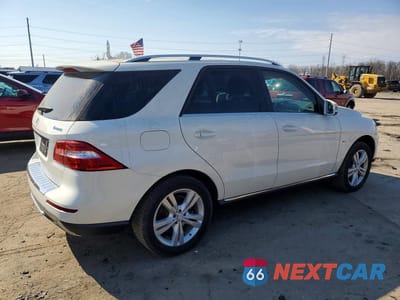 Trzecie zdjęcie samochodu z tyłu: 2012 MERCEDES-BENZ ML 350 4MATIC VIN:4JGDA5HB7CA031595 - miniatura
