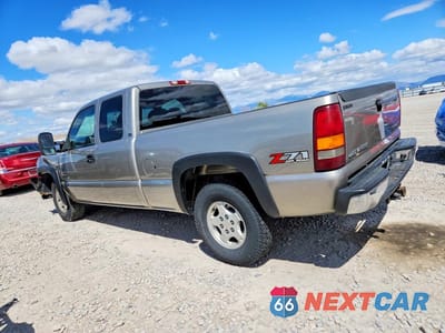 Drugie zdjęcie samochodu z przodu: 2002 CHEVROLET SILVERADO K1500 VIN:2GCEK19TX21217274 - miniatura