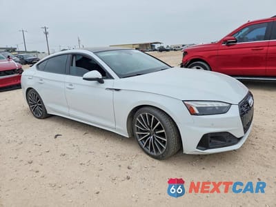 Czwarte zdjęcie samochodu z boku: 2022 AUDI A5 PREMIUM PLUS 40 VIN:WAUCBCF59NA028681 - miniatura