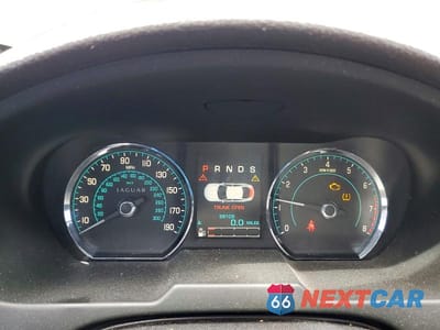 Zdjęcie 9 z 13 samochodu: 2012 JAGUAR XF VIN:SAJWA0FB5CLS46711 - miniatura
