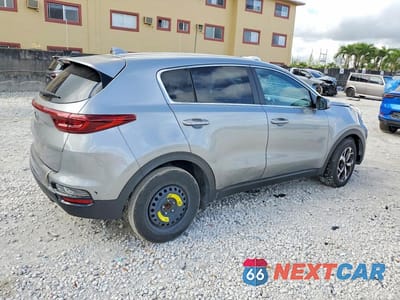 Trzecie zdjęcie samochodu z tyłu: 2020 KIA SPORTAGE S VIN:KNDP6CAC0L7801109 - miniatura