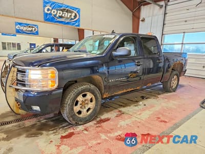 2007 CHEVROLET SILVERADO K1500 CREW CAB 2GCEK13C471638035 - główne zdjęcie licytacji z USA - miniatura