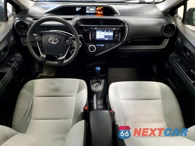 Zdjęcie 8 z 13 samochodu: 2018 TOYOTA PRIUS C 5DR VIN:JTDKDTB33J1617880 - miniatura
