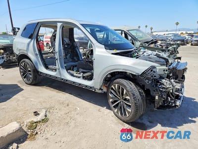 Czwarte zdjęcie samochodu z boku: 2025 VOLVO XC90 PLUS VIN:YV4H60JB0S1387144 - miniatura
