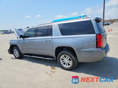 Drugie zdjęcie samochodu z przodu: 2020 CHEVROLET SUBURBAN C1500 LT VIN:1GNSCHKC3LR120145 - miniatura