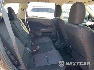Zdjęcie 11 z 14 samochodu: 2016 MITSUBISHI OUTLANDER SE VIN:JA4AZ3A31GZ048921 - miniatura