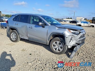Czwarte zdjęcie samochodu z boku: 2024 TOYOTA RAV4 LE VIN:2T3F1RFV1RW436279 - miniatura
