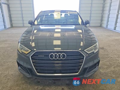 Piąte zdjęcie samochodu w środku: 2018 AUDI A3 PREMIUM PLUS VIN:WAUJ8GFF7J1050596 - miniatura