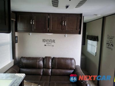 Piąte zdjęcie samochodu w środku: 2018 KEYSTONE SPRINGDALE CAMPER VIN:4YDT2602XJ3153039 - miniatura