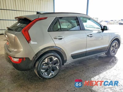 Trzecie zdjęcie samochodu z tyłu: 2023 KIA NIRO WIND VIN:KNDCR3L17P5072397 - miniatura
