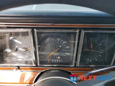 Zdjęcie 9 z 12 samochodu: 1989 LINCOLN TOWN CAR VIN:1LNBM81F7KY658963 - miniatura