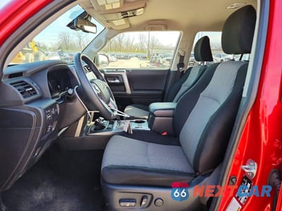 Zdjęcie 7 z 13 samochodu: 2024 TOYOTA 4RUNNER SR5 VIN:JTEMU5JR6R6260652 - miniatura