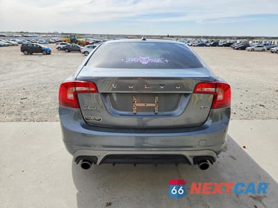 Zdjęcie 6 z 12 samochodu: 2017 VOLVO S60 VIN:YV126MFL8H2432247 - miniatura