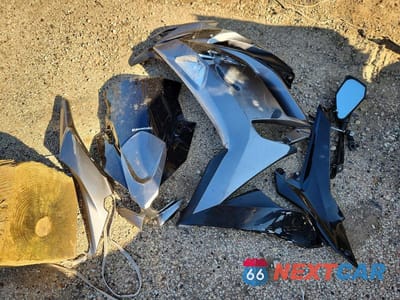 Zdjęcie 9 z 10 samochodu: 2021 KAWASAKI EX650 N VIN:ML5EXEN13MDA32887 - miniatura