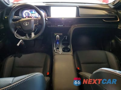 Zdjęcie 8 z 14 samochodu: 2026 TOYOTA CROWN SIGNIA LIMITED VIN:JTDACAAJ1T3040972 - miniatura