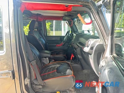 Piąte zdjęcie samochodu w środku: 2014 JEEP WRANGLER UNLIMITED SPORT VIN:1C4BJWDG2EL244139 - miniatura