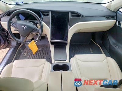 Zdjęcie 8 z 13 samochodu: 2018 TESLA MODEL S VIN:5YJSA1E24JF263228 - miniatura