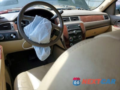Zdjęcie 8 z 13 samochodu: 2012 CHEVROLET SUBURBAN C1500 LT VIN:1GNSCJE06CR216960 - miniatura