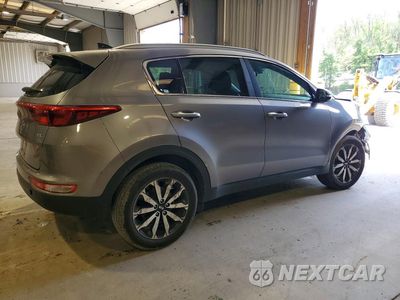 Trzecie zdjęcie samochodu z tyłu: 2017 KIA SPORTAGE EX VIN:KNDPNCAC2H7256945 - miniatura