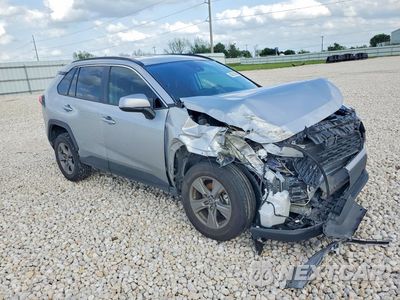 Czwarte zdjęcie samochodu z boku: 2024 TOYOTA RAV4 XLE VIN:2T3W1RFV2RW309587 - miniatura