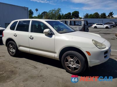 Czwarte zdjęcie samochodu z boku: 2006 PORSCHE CAYENNE VIN:WP1AA29P36LA28135 - miniatura
