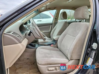 Zdjęcie 7 z 12 samochodu: 2004 TOYOTA CAMRY LE VIN:4T1BE32K04U356789 - miniatura