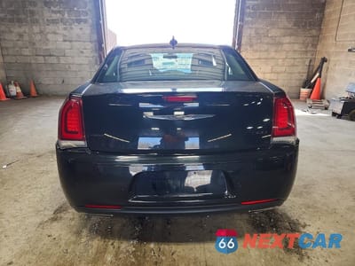 Zdjęcie 6 z 12 samochodu: 2021 CHRYSLER 300 TOURING VIN:2C3CCARG6MH509252 - miniatura