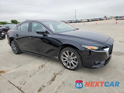 Czwarte zdjęcie samochodu z boku: 2021 MAZDA 3 SELECT VIN:JM1BPABL3M1321368 - miniatura