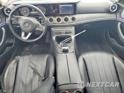 Zdjęcie 8 z 12 samochodu: 2018 MERCEDES-BENZ E 300 VIN:WDDZF4JB5JA382640 - miniatura