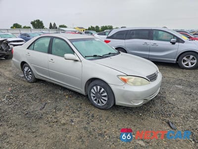 Czwarte zdjęcie samochodu z boku: 2004 TOYOTA CAMRY LE VIN:4T1BE32K34U831223 - miniatura