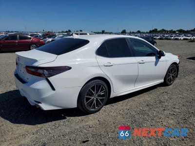 Trzecie zdjęcie samochodu z tyłu: 2021 TOYOTA CAMRY SE VIN:4T1G11AK4MU528605 - miniatura