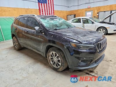 Czwarte zdjęcie samochodu z boku: 2021 JEEP CHEROKEE LATITUDE PLUS VIN:1C4PJLLB7MD238601 - miniatura