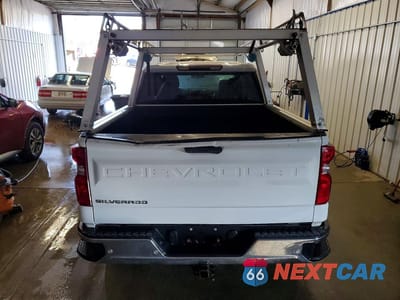 Zdjęcie 6 z 12 samochodu: 2019 CHEVROLET SILVERADO C1500 VIN:1GCPWAEF8KZ185915 - miniatura