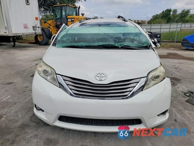 Piąte zdjęcie samochodu w środku: 2016 TOYOTA SIENNA XLE PREMIUM 8-PASSENGER VIN:5TDYK3DC4GS726681 - miniatura