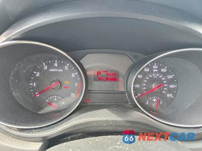 Zdjęcie 8 z 10 samochodu: 2018 KIA SEDONA L VIN:KNDMA5C17J6400720 - miniatura