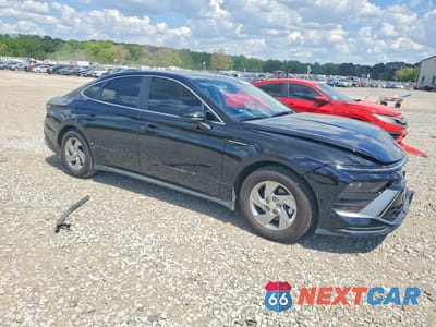 Czwarte zdjęcie samochodu z boku: 2025 HYUNDAI SONATA SE VIN:KMHL24JA4SA504789 - miniatura