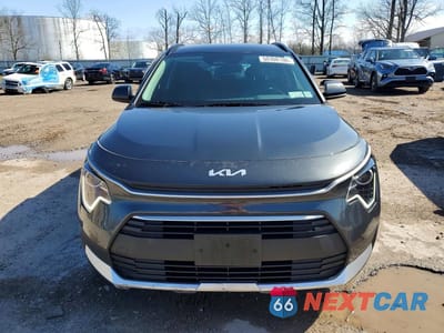 Piąte zdjęcie samochodu w środku: 2025 KIA NIRO LX VIN:KNDCP3LE8S5234975 - miniatura