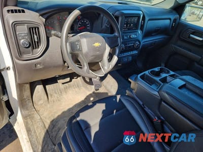 Zdjęcie 8 z 11 samochodu: 2023 CHEVROLET SILVERADO C1500 VIN:3GCNAAEK5PG346649 - miniatura