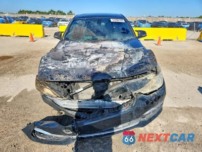 Piąte zdjęcie samochodu w środku: 2017 BMW 330 I VIN:WBA8B9G55HNU50175 - miniatura