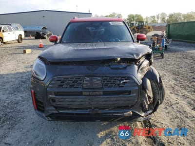 Piąte zdjęcie samochodu w środku: 2025 MINI COUNTRYMAN JCW ALL4 VIN:WMZ33GA0XS7P26566 - miniatura