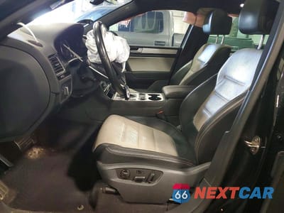 Zdjęcie 7 z 13 samochodu: 2017 VOLKSWAGEN TOUAREG WOLFSBURG VIN:WVGRF7BP5HD006143 - miniatura