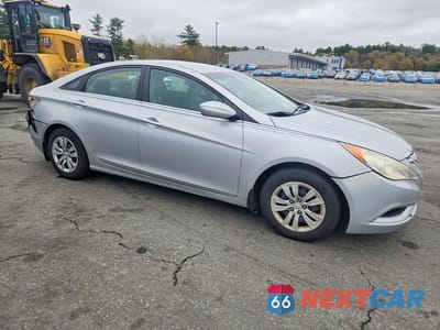 Czwarte zdjęcie samochodu z boku: 2012 HYUNDAI SONATA GLS VIN:5NPEB4AC9CH311823 - miniatura